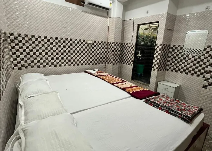 Thakur Ji Hotel