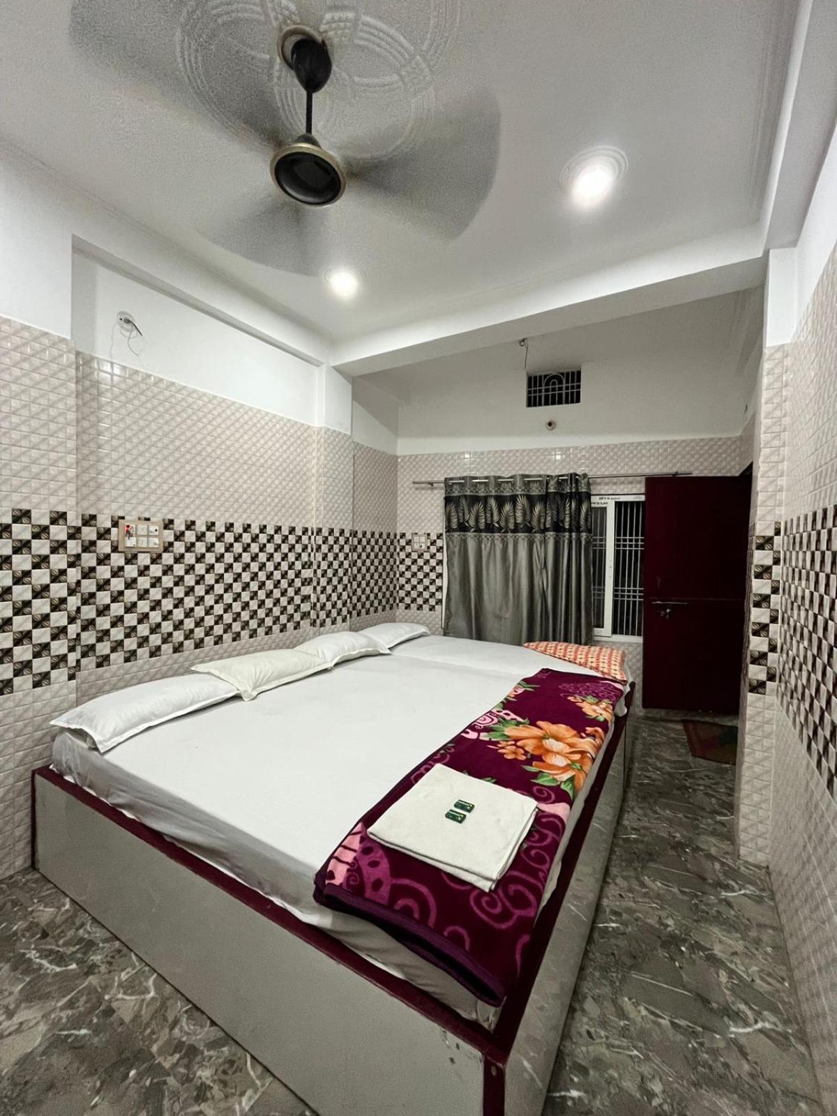 Thakur Ji Guest house
